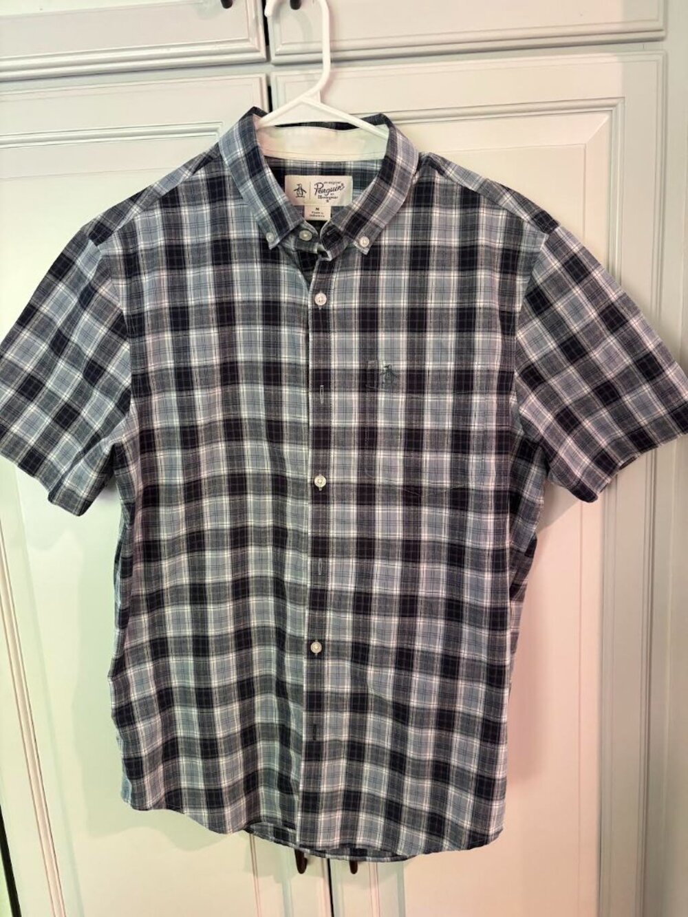 Penguin medium grey/black collared shirt
